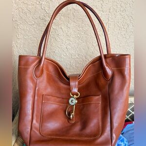 Dooney and Bourke Florentine Smooth Leather logo Lock lg Shoulder Tote